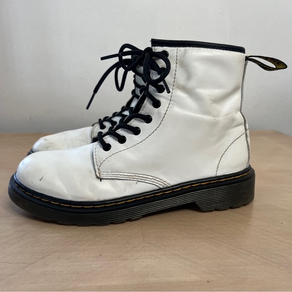 Dr. Martens Delaney White Leather AirWair Lace Up Boots Size Zip 1460 Kid's 3 - Picture 1 of 12